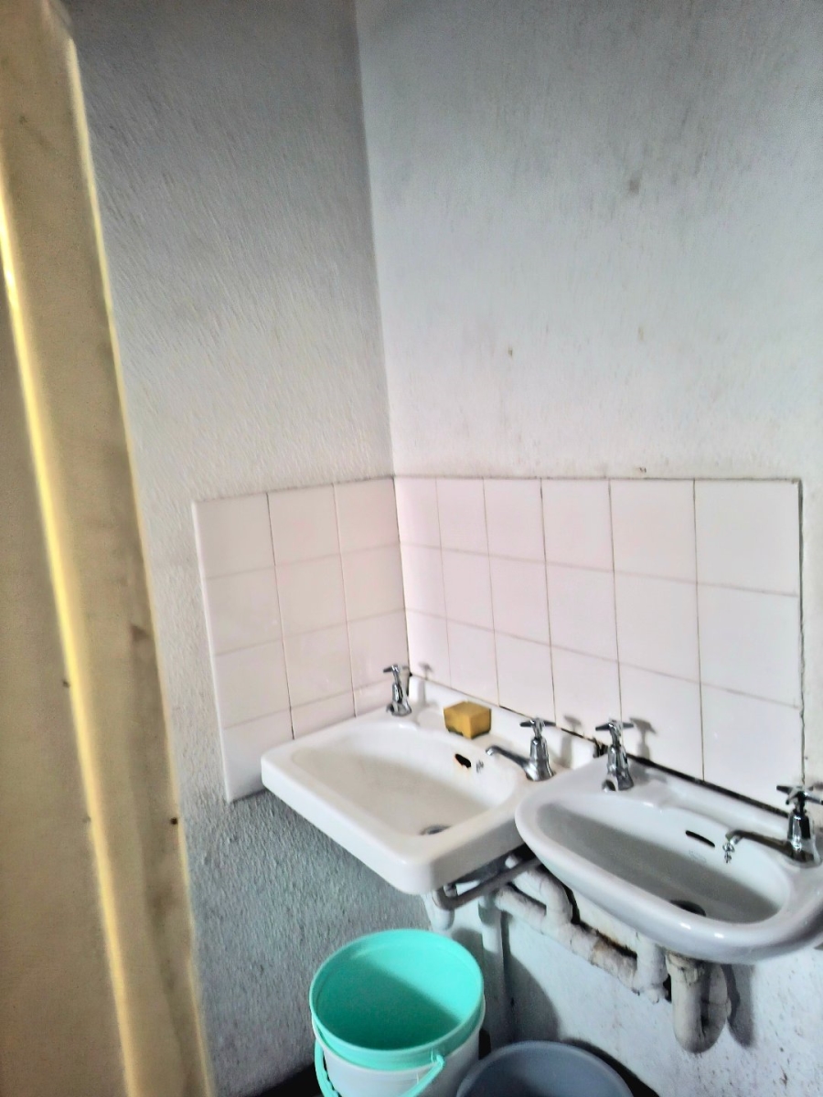  Bedroom Property for Sale in Bellville Central Western Cape